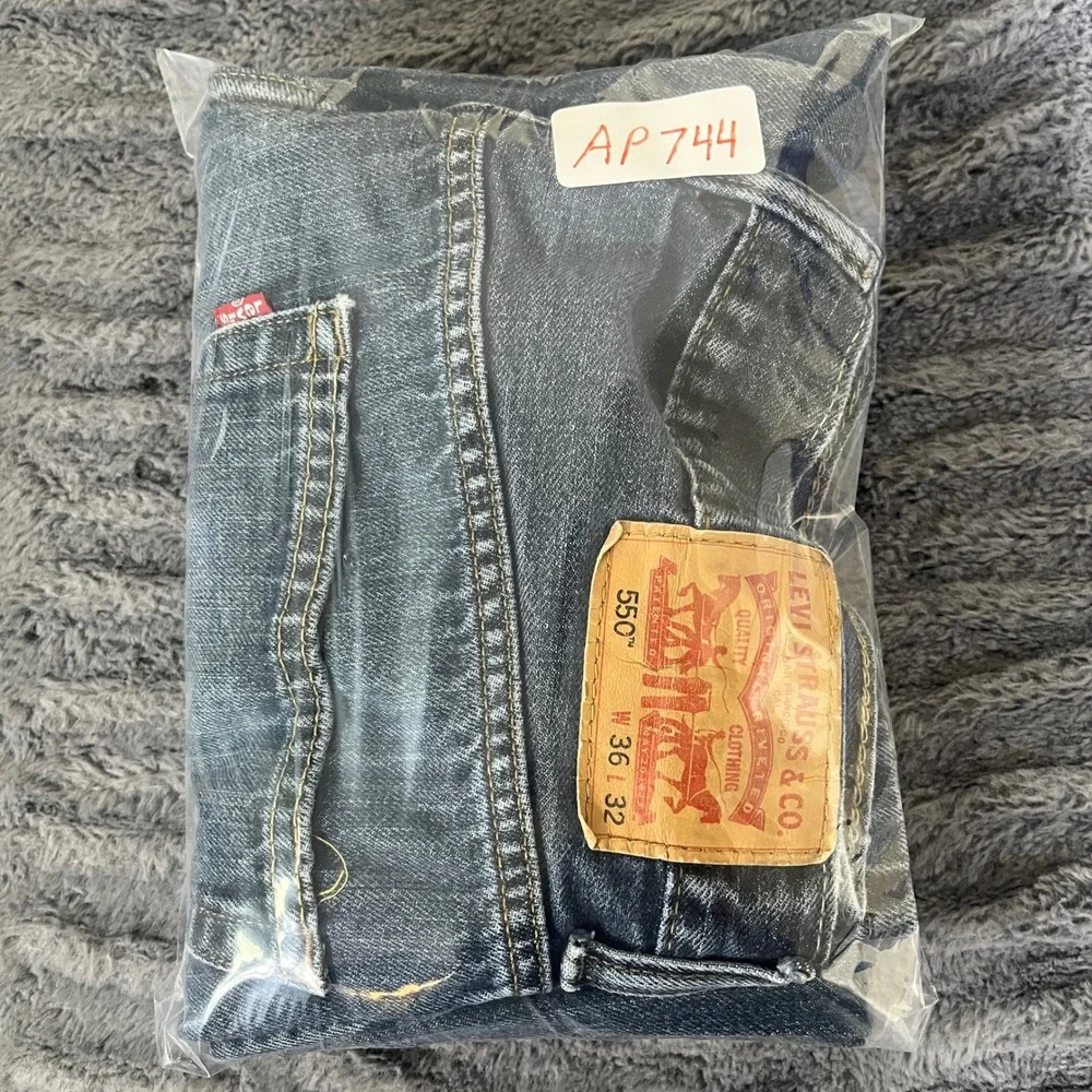 Levis 550 Mens Relaxed Fit Tapered Leg Jeans Blue Medium Wash 36x30 AP744